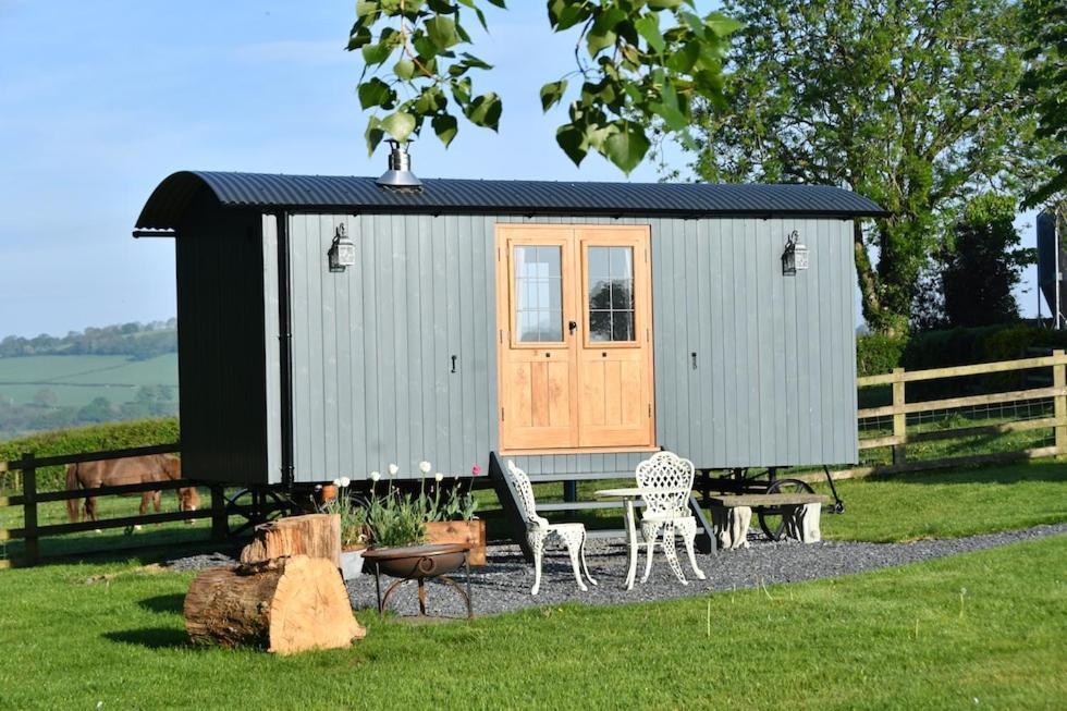 The Shepherds Hut Carmarthen Zewnętrze zdjęcie