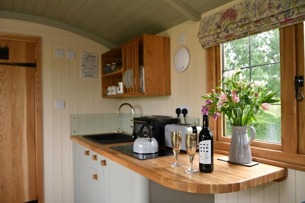 The Shepherds Hut Carmarthen Zewnętrze zdjęcie